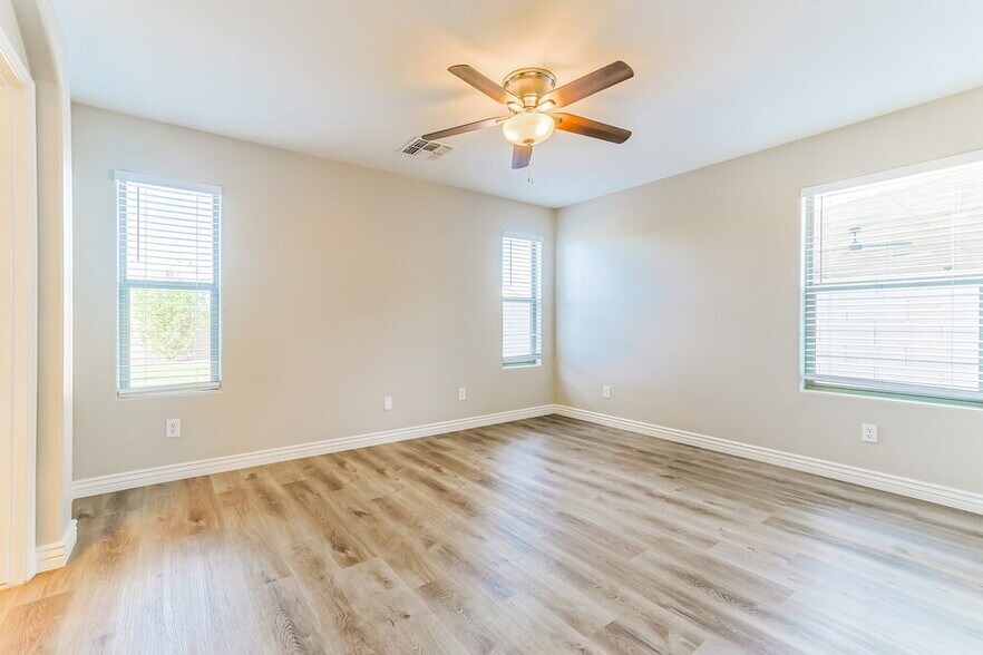 Building Photo - 38306 N Amy Ln