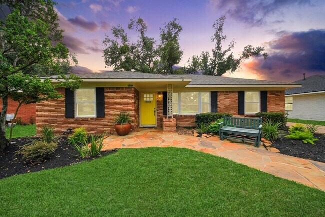 Building Photo - 6403 Waltway Dr
