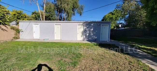 Building Photo - 1041 S 200 W