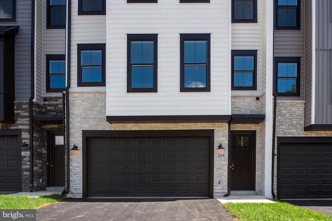 Building Photo - 354 Evermore Ln