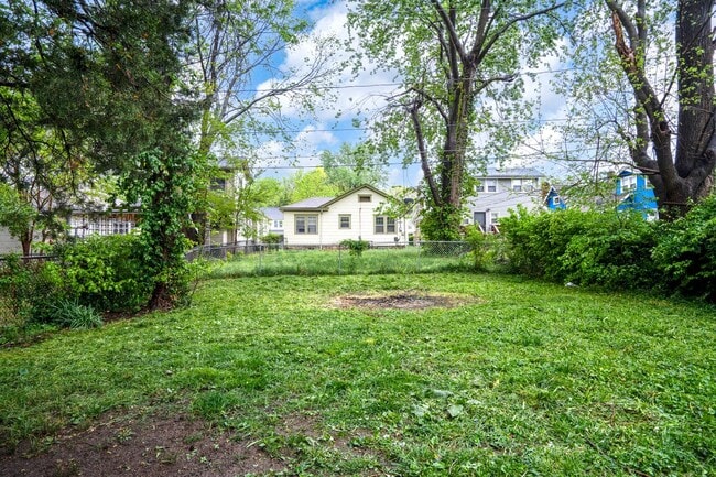Building Photo - 2bd/1ba Bungalow!!
