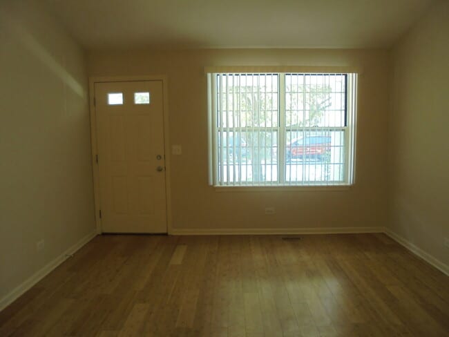 Building Photo - 1114 Stratford Ln