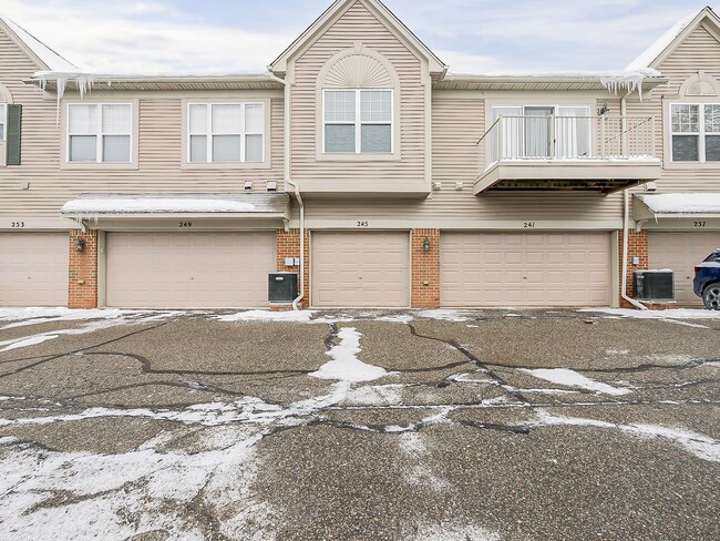 Building Photo - AVAILABLE NOW! Charming 2-Bed Home in the Heart of Wixom