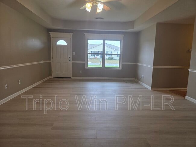 Building Photo - 12 Gold Meadow Loop