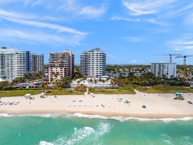 Building Photo - 5255 Collins Ave