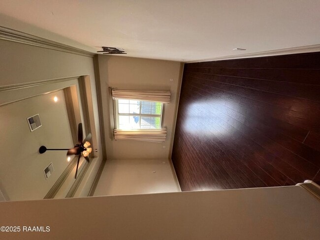 Building Photo - 100 Birchview Dr