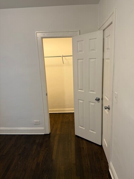 Bedroom 2 - 4872 W Homer St