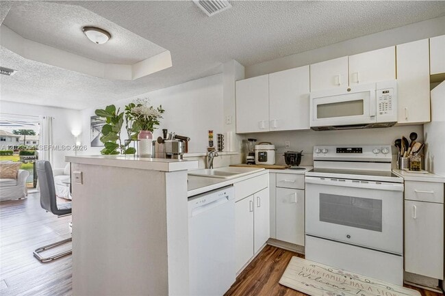 Building Photo - 14207 SW 121st Pl