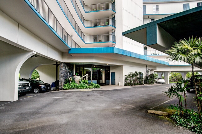 Building Photo - 2405 Kalanianaole St