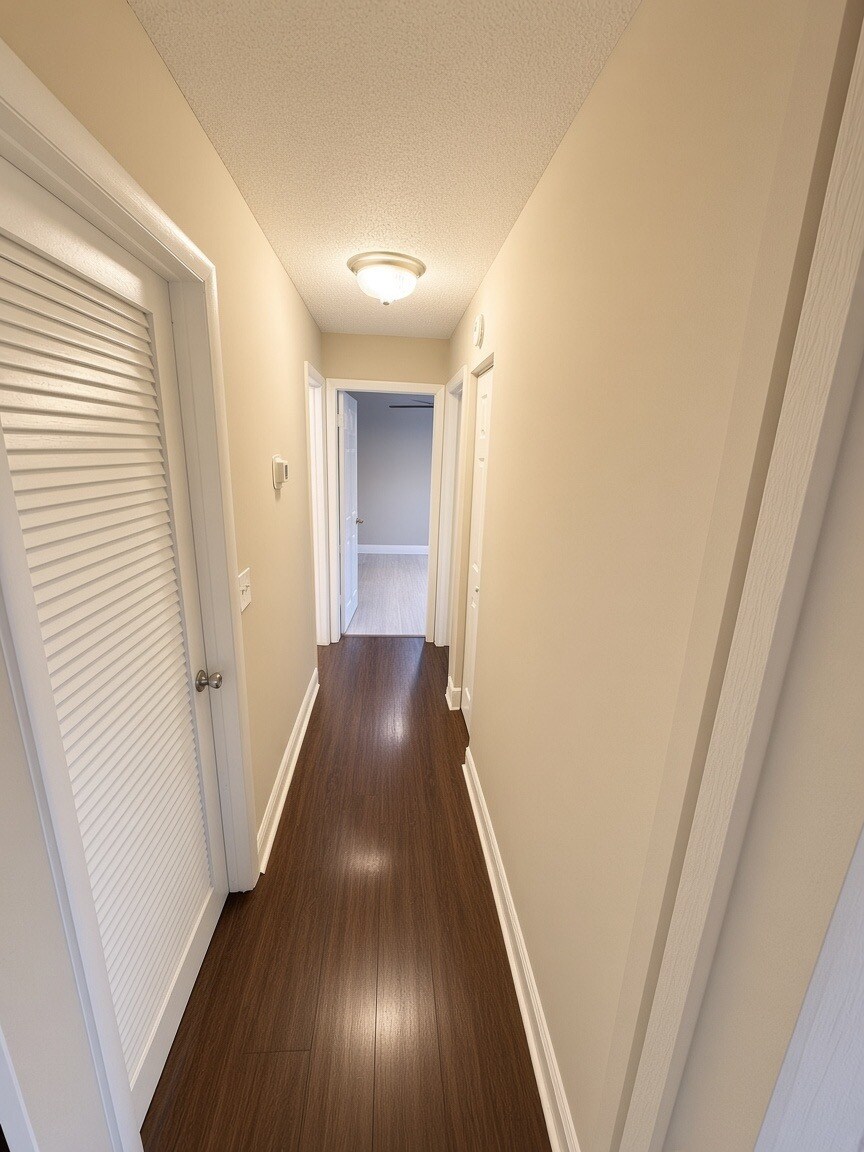 Building Photo - 5260 Bosque Ln