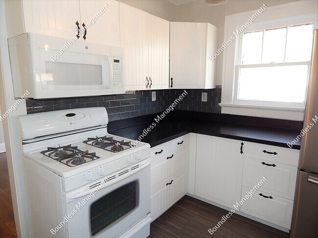 Building Photo - 522 Morgan St NE