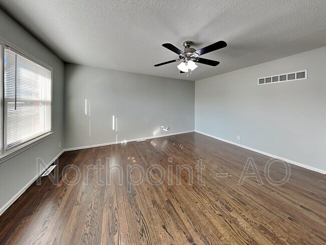 Building Photo - 16500 E 33 St S