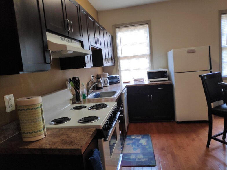 Building Photo - 513 Park Ave