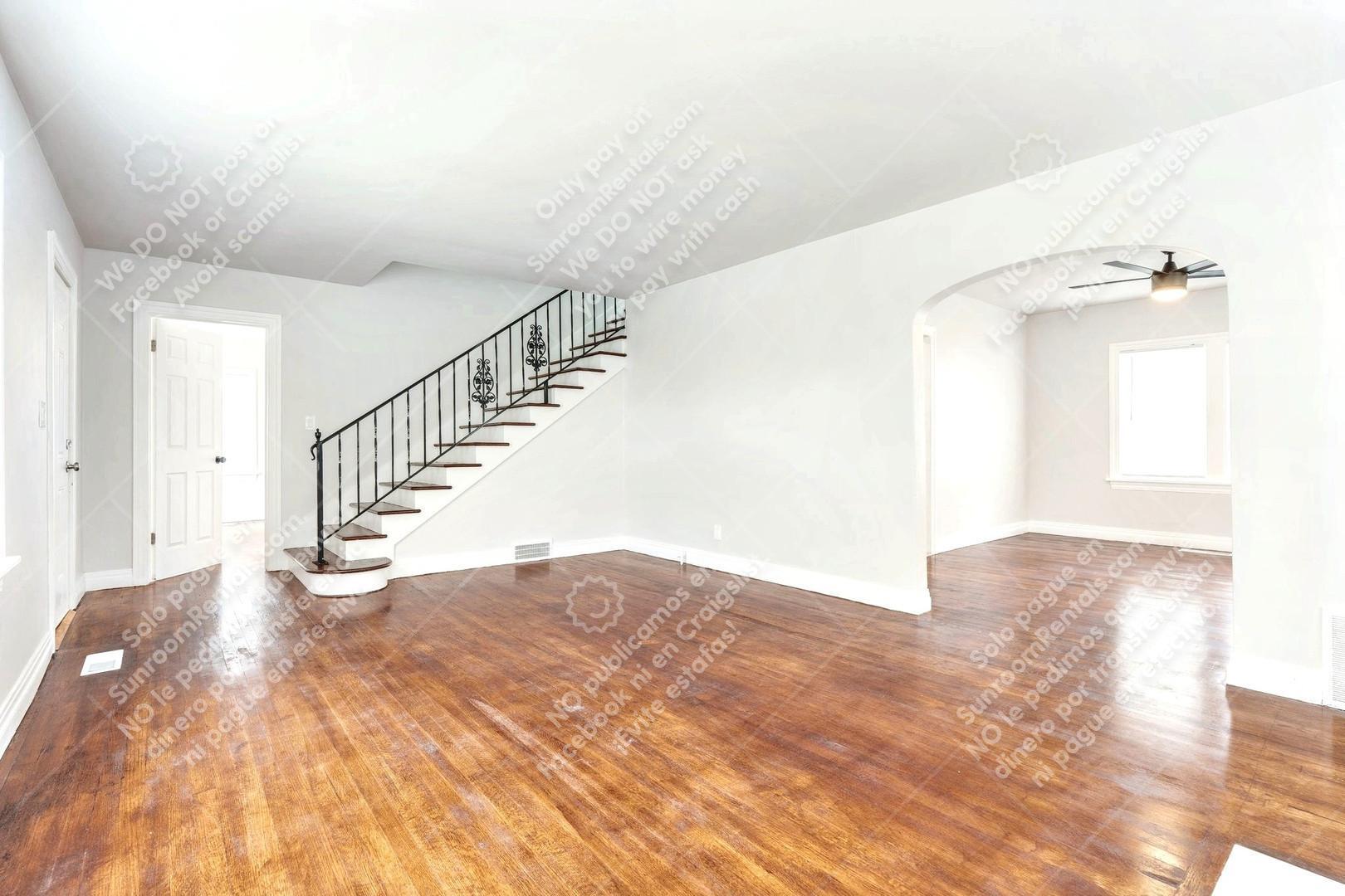 Building Photo - 1109 1/2 SW 26th St