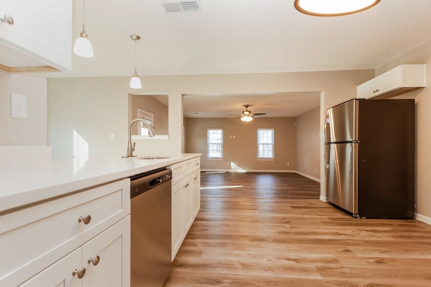 Building Photo - 7210 Mahogany Dr