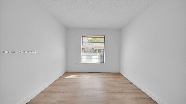 Building Photo - 10583 La Placida Dr