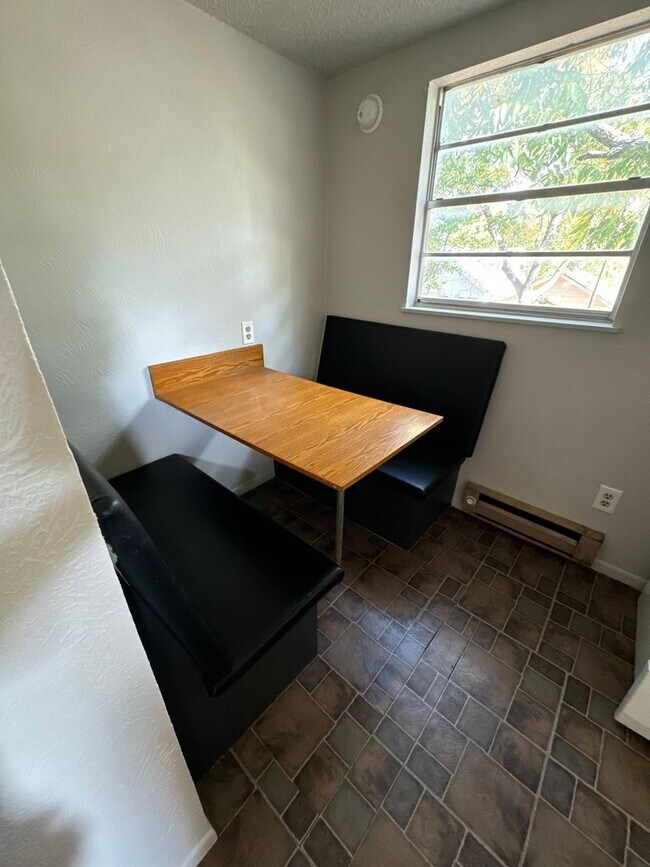 Building Photo - 11th Rentals