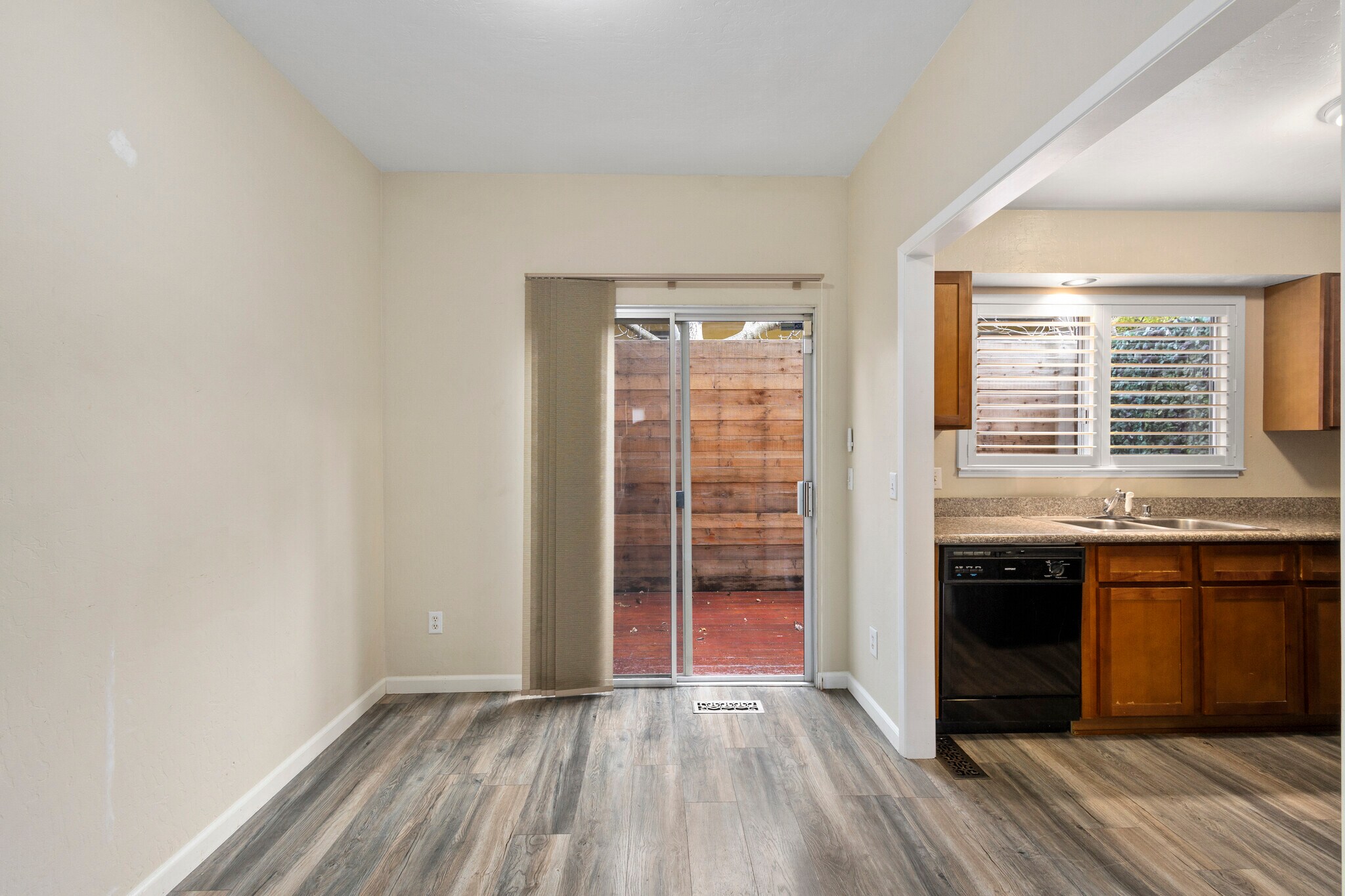 Building Photo - 3858 Maybelle Ave