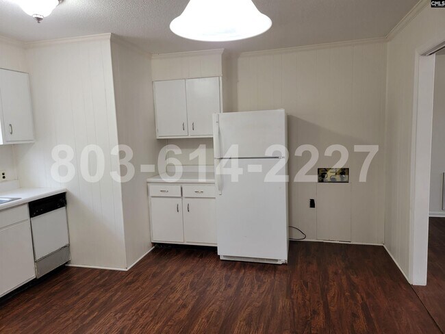 Building Photo - 129 Lisa Dr