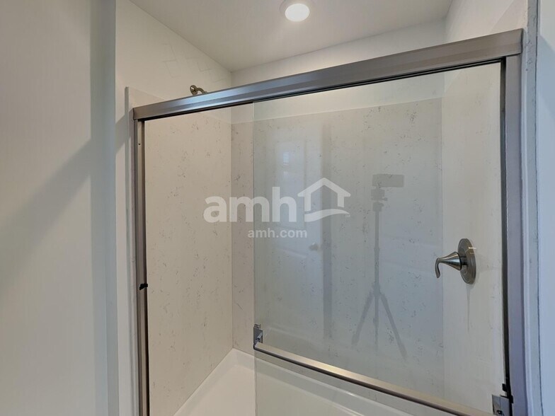 Building Photo - 206 Kramer Mills Dr