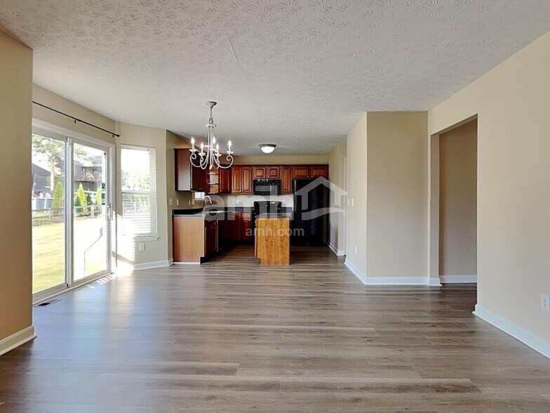 Building Photo - 10742 Stone Ridge Way