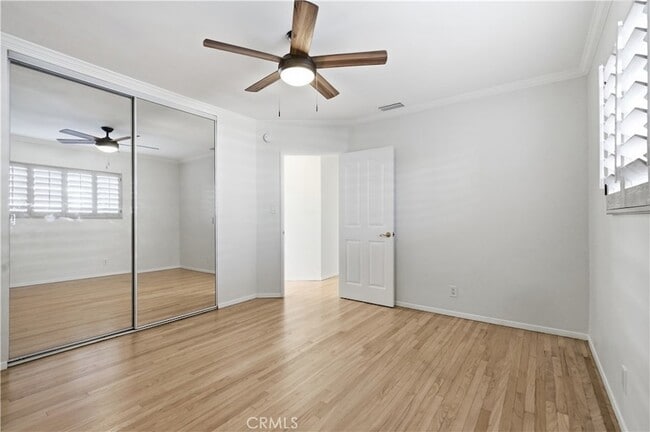 Building Photo - 10832 Huston St