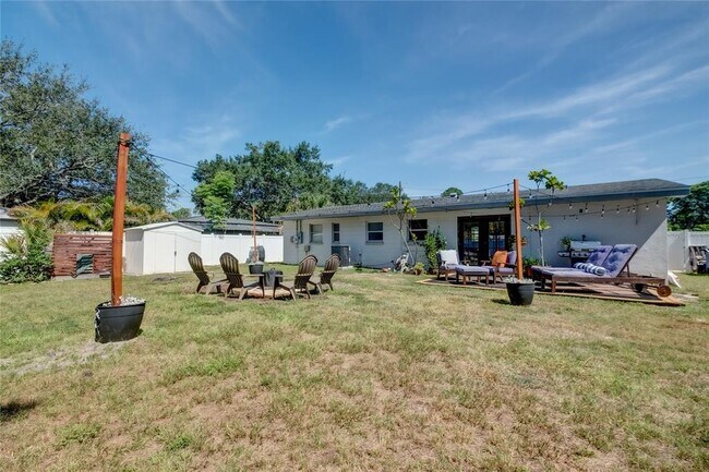 Building Photo - 4106 W Oklahoma Ave