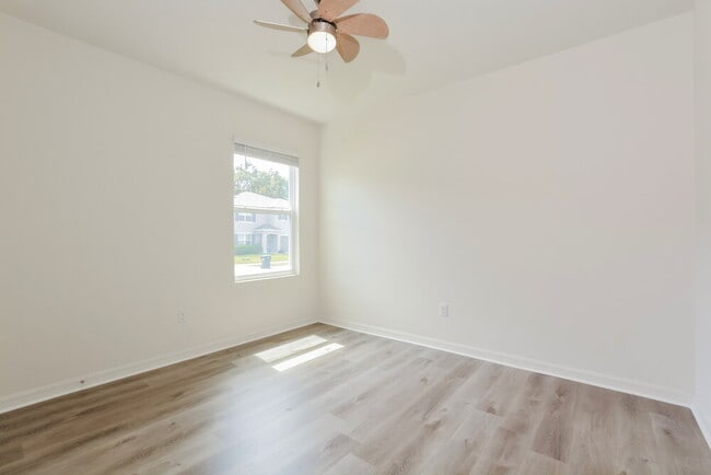 Building Photo - 3700 Holly Grove Ln