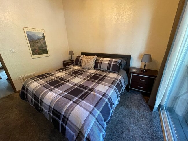 Building Photo - Seasonal Rental (May-July): Fully Furnished 2 Bedroom Condo with Loft and 2 Bathrooms