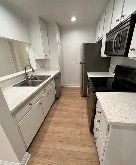 Building Photo - 5460 White Oak Ave