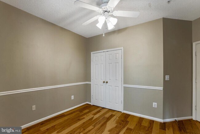 Building Photo - 1708 Lake Shore Crest Dr