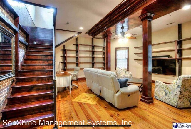 Building Photo - 5 br, 4.5 bath House - 2751 Ascot Dr