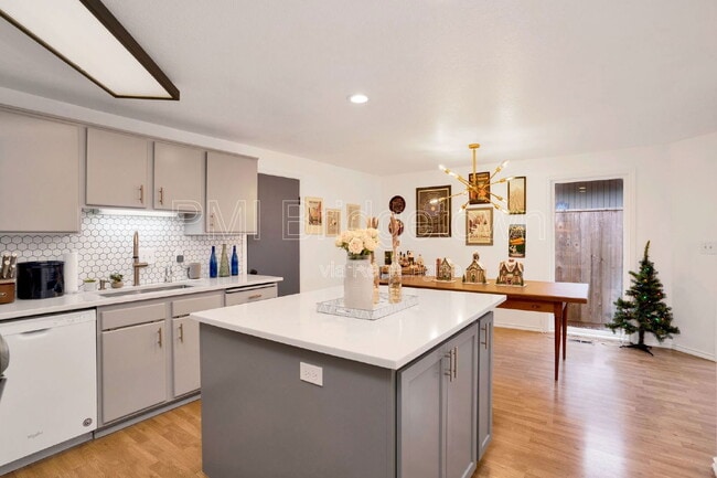 Building Photo - 11735 SW Butte Ln