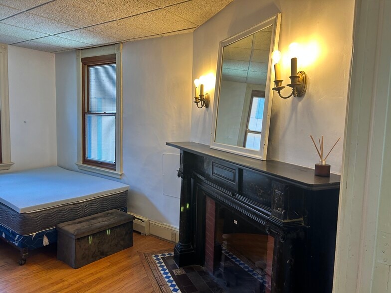 Building Photo - 127 College Ave