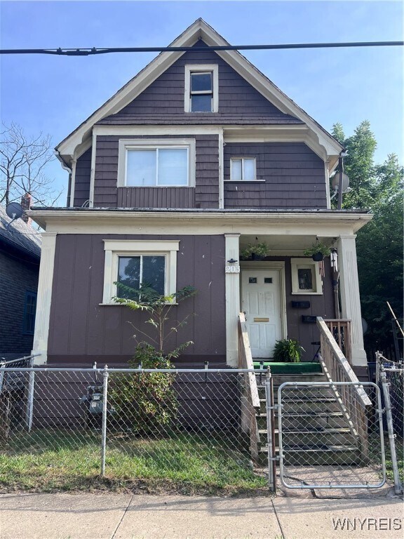 Primary Photo - 203 Box Ave