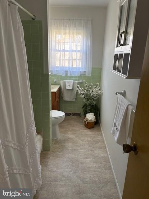 Building Photo - 7 Larchwood Rd