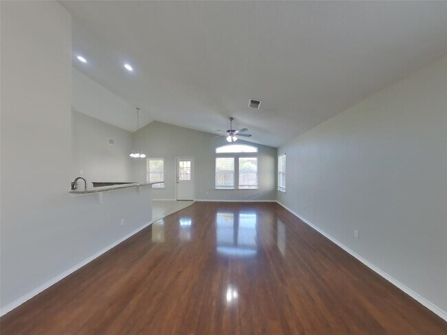 Building Photo - 347 Foster Ln