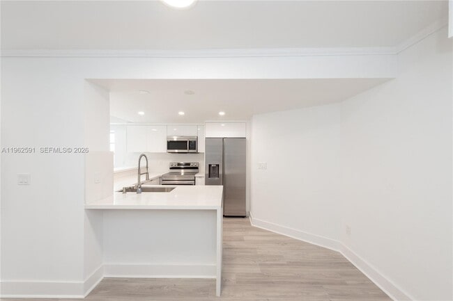 Building Photo - 230 Sunrise Dr