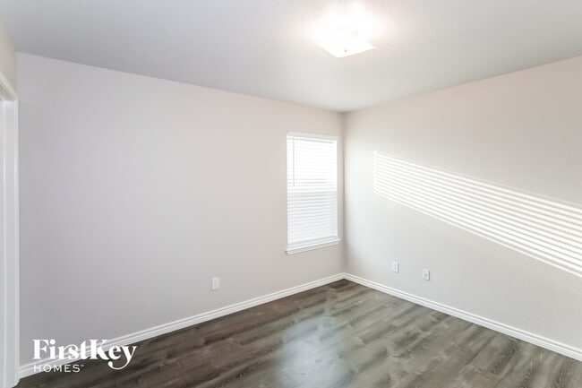 Building Photo - 1208 Mountain Peak Dr