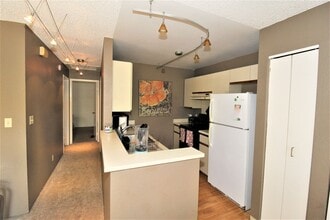 Building Photo - KIHEI VILLAGE UPPER LEVEL 2 BED / 1.5 BATH UNFURNISHED CONDO W/2 PARKING SPACES
