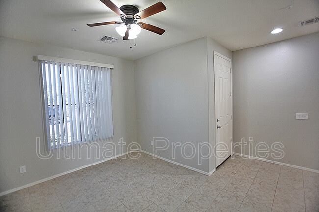 Building Photo - 8873 W Cameron Dr