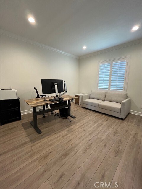 Building Photo - 72 Downing St