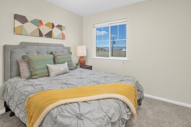 Building Photo - Off-The-Charts Incredible Collier Hill Home