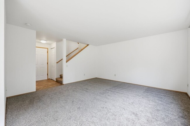 Building Photo - 3 bedroom 1.5 bathroom 2 story duplex in Lacey - North Thurston School District.