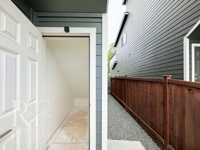 Building Photo - Modern 3-Story Bremerton Home with Water Views on Every Level