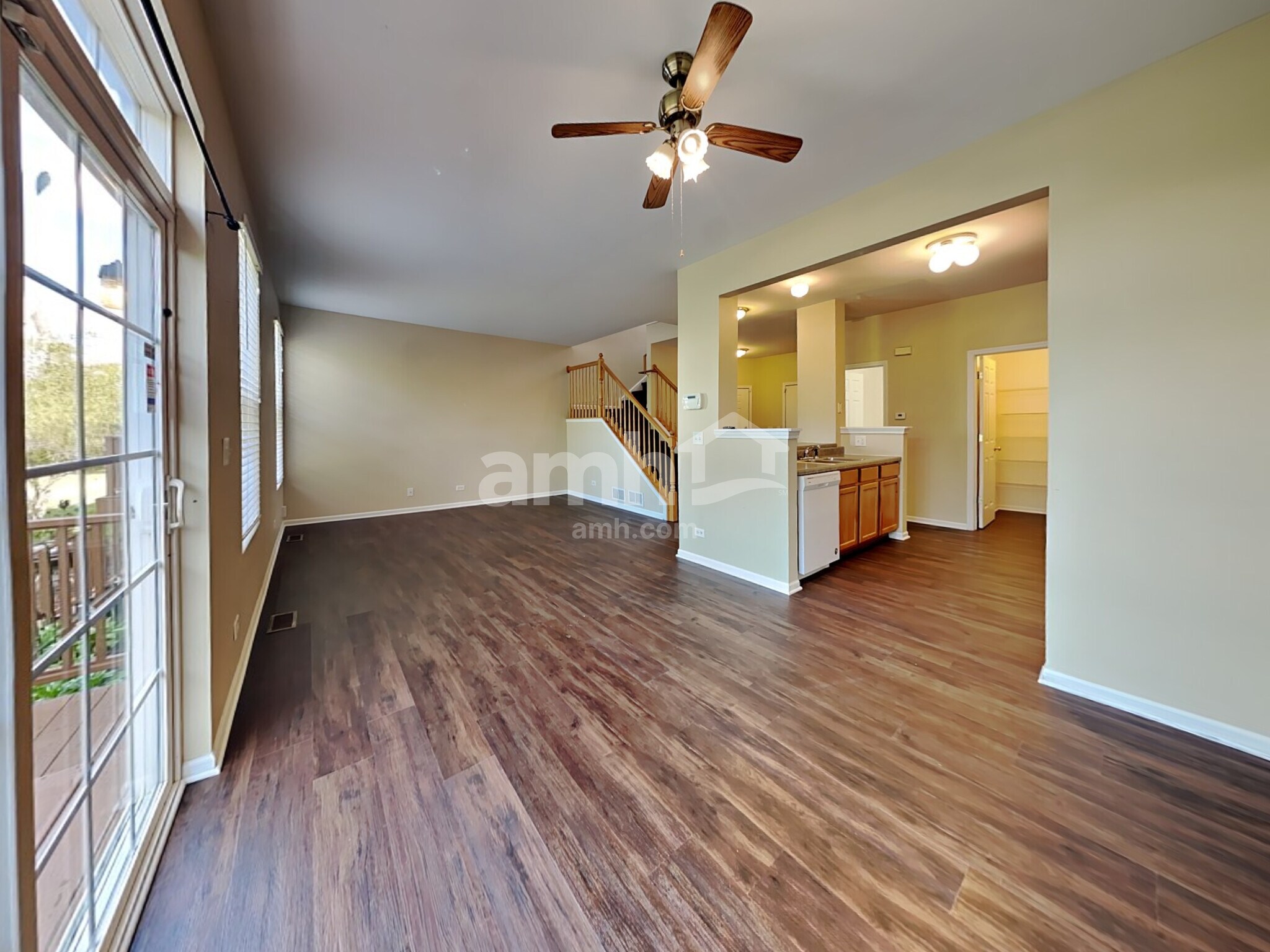 Building Photo - 1350 W Crane View Ct