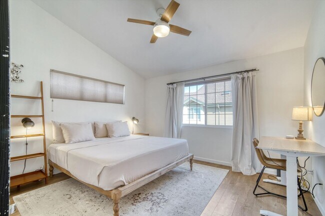 Building Photo - Fantastic Littleton condo  2 bedrooms and ...