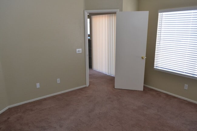 Building Photo - NLV - 1 STORY CORNER LOT HOME