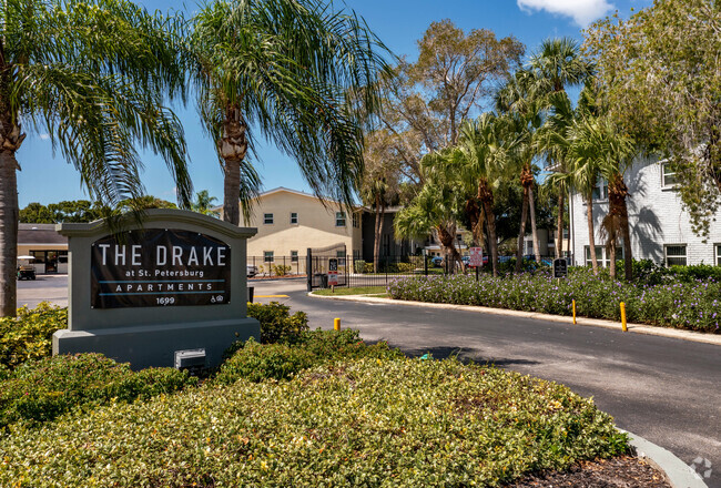 Building Photo - The Drake at St. Pete