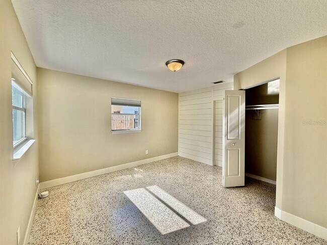 Building Photo - 2918 10th Ave N